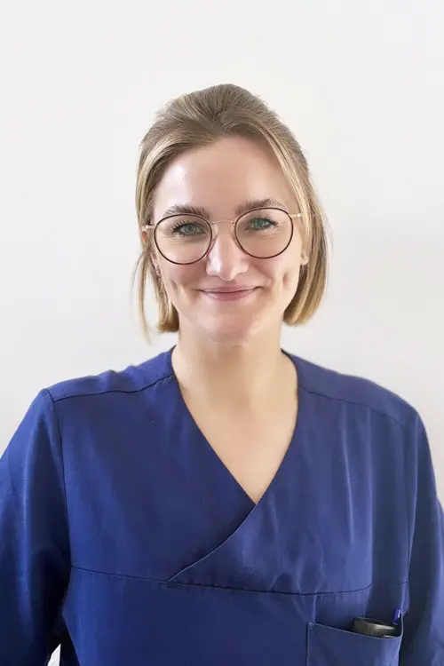 Dr-med-univ-Anna-Lena-Petersmann